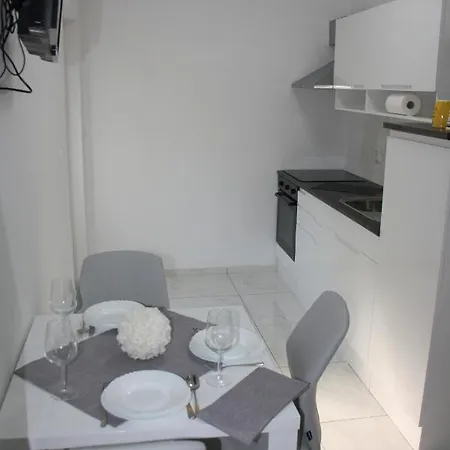 Lea Apartment *
