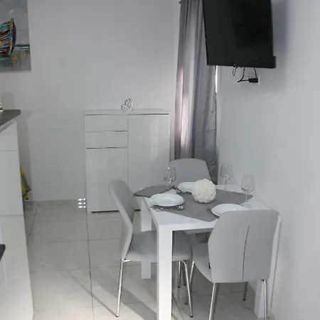 Apartment Lea *