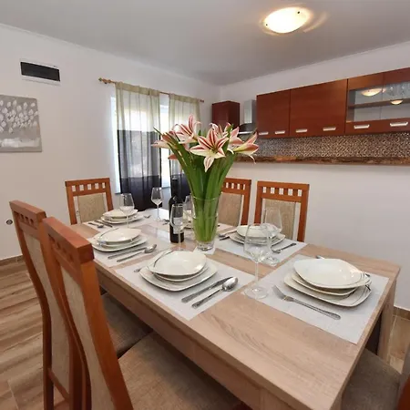 Apartment Lea Šibenik