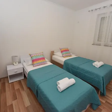 Apartment Lea *